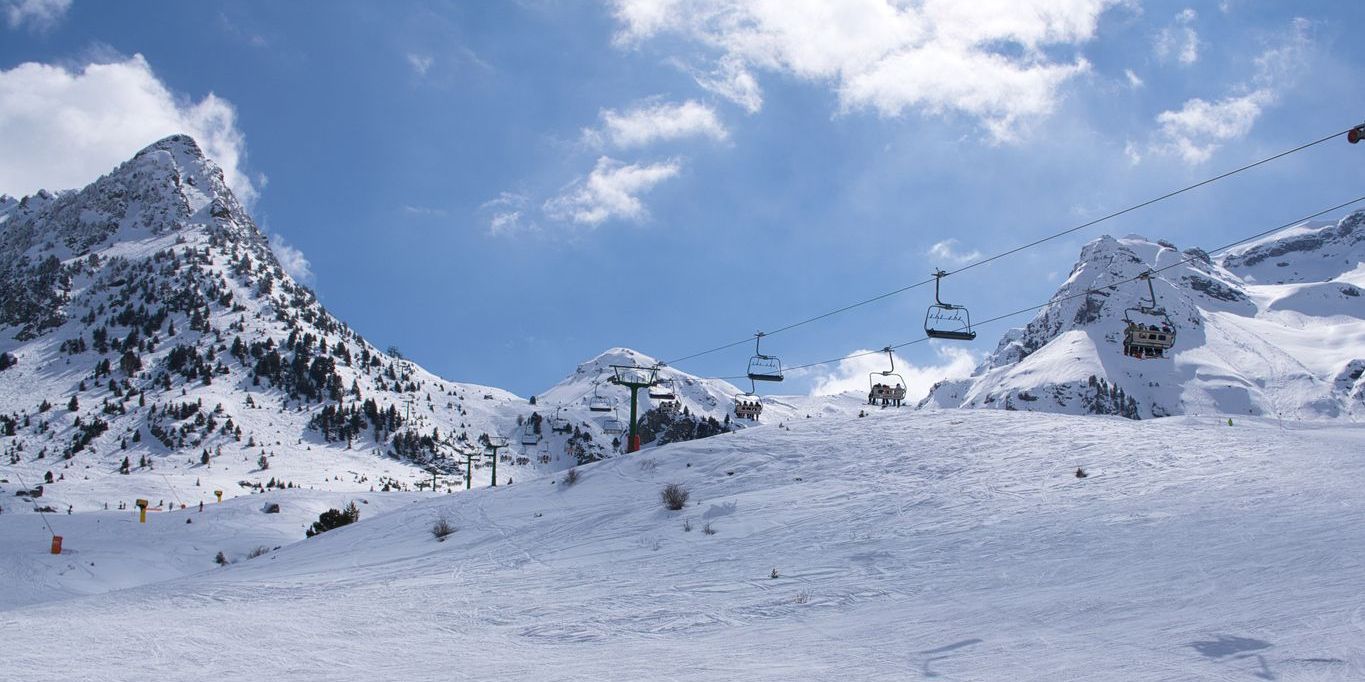 Skii-in-switzerland.jpg