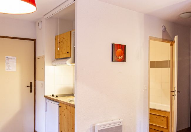 Studio in Orelle - Hameau 5 106b - SPA & PISCINE studio 4 pers. Studio in Orelle - Hameau 5 106b - SPA & PISCINE studio 4 pers.