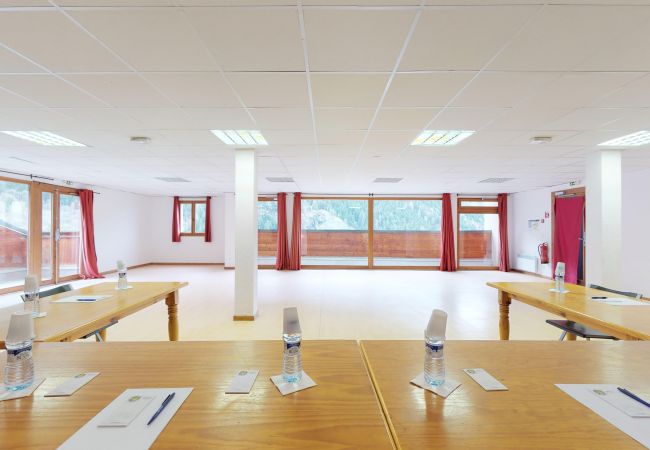 Studio in Orelle - Hameau 8 101 - SPA & PISCINE studio 4 pers. Studio in Orelle - Hameau 8 101 - SPA & PISCINE studio 4 pers.