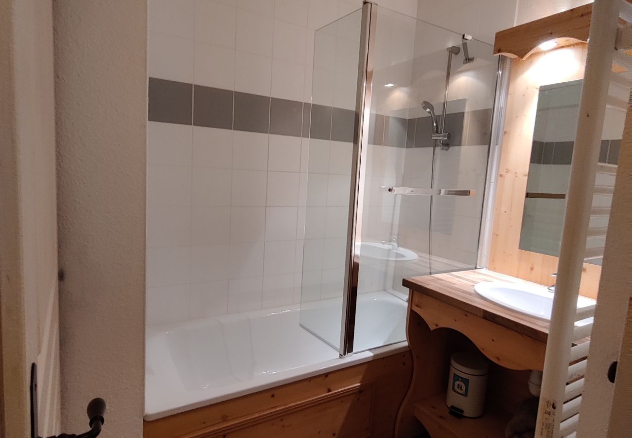 Studio in Orelle - Hameau 8 203 - SPA & PISCINE studio 4 pers.