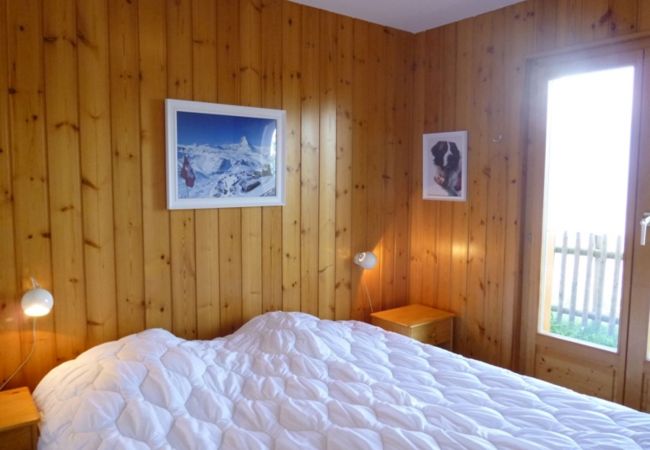Schlafzimmer, Chalet Fontannets 003 in Veysonnaz in der Schweiz