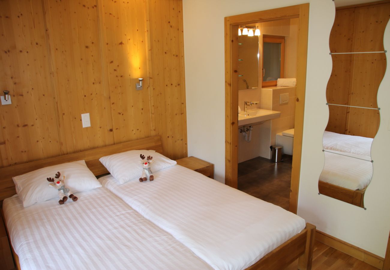 Schlafzimmer, Hauts de Veysonnaz HV1 001 in Veysonnaz in der Schweiz
