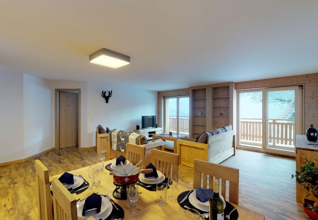 Wohn- und Wohnzimmer Apartment Les Mayens MB 012, in Veysonnaz in der Schweiz