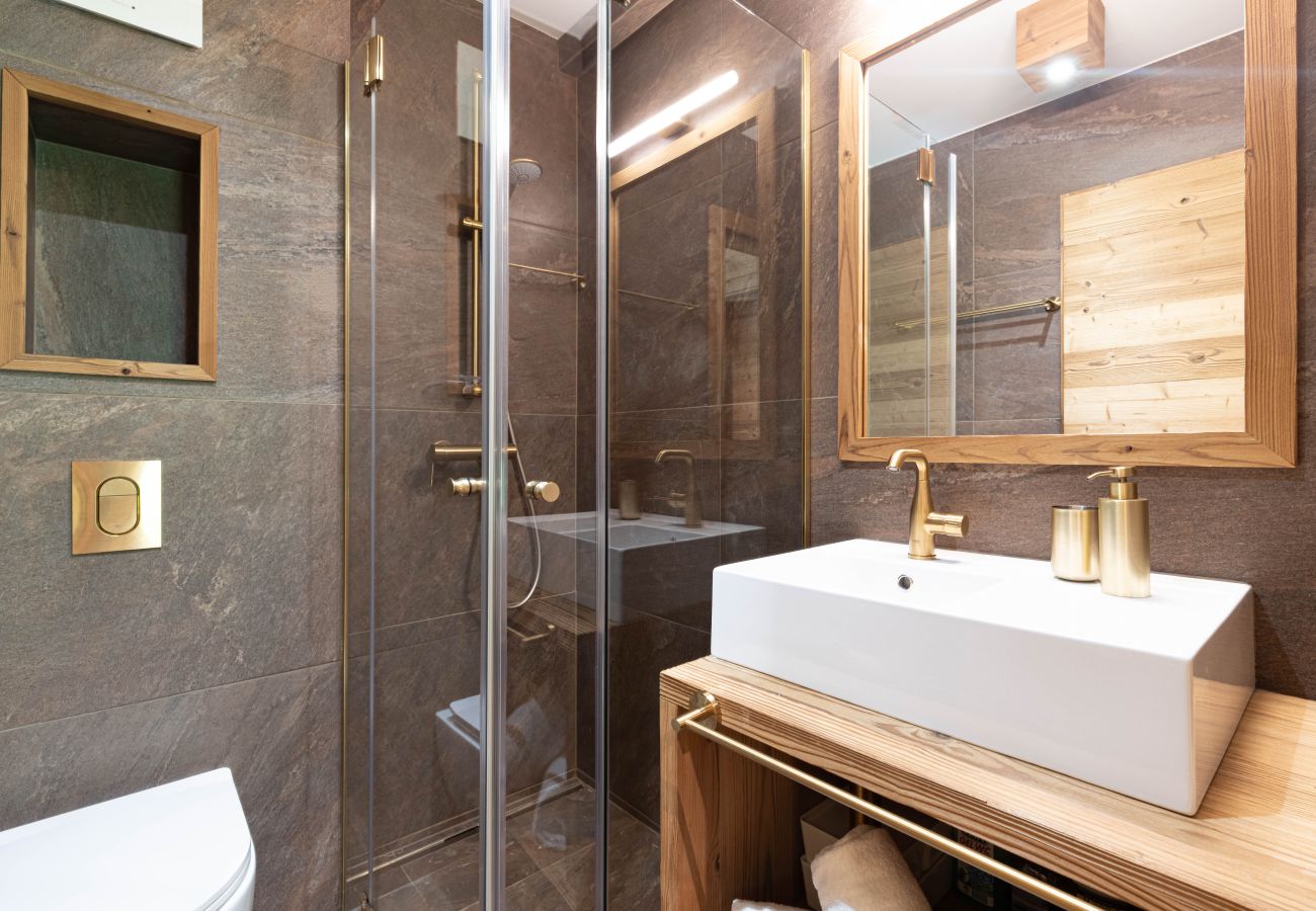 Badezimmer der Wohnung Polaris 1 004 in Zinal, Schweiz