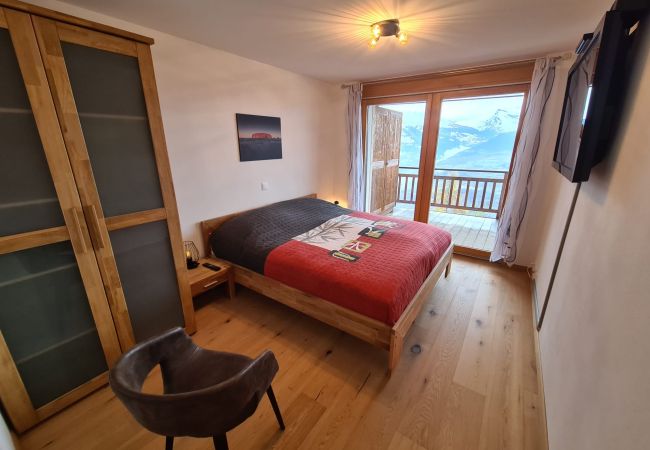 Schlafzimmer Apartment Ski Paradise SP 006, in Veysonnaz in der Schweiz