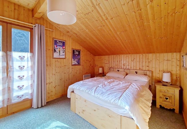 Chalet in Châtel - Chalet Ecureuil ECR CHARMING & NATURE 5 Pers. Chalet in Châtel - Chalet Ecureuil ECR CHARMING & NATURE 5 Pers.