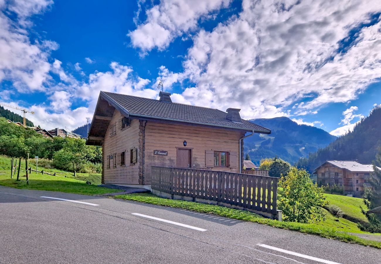 Chalet in Châtel - Chalet Ecureuil ECR CHARMING & NATURE 5 Pers.