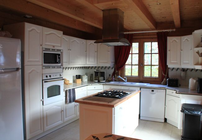 Chalet in Châtel - Chalet Saint Eloy CSE COSY & NATURE 14 Pers. Chalet in Châtel - Chalet Saint Eloy CSE COSY & NATURE 14 Pers.