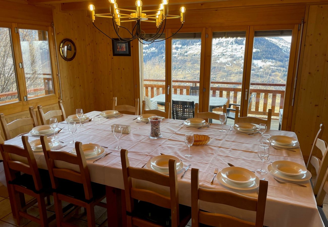 Esszimmer des Chalets Tschoueilles 014 in Veysonnaz, Schweiz