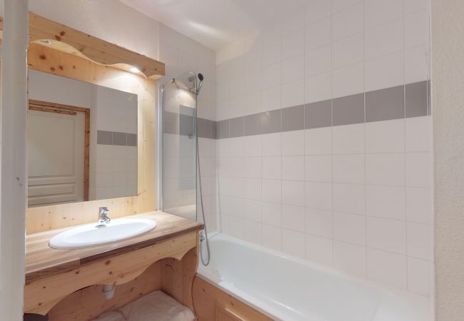 Studio in Orelle - Hameau 5 002 - SPA & PISCINE studio 2 pers. Studio in Orelle - Hameau 5 002 - SPA & PISCINE studio 2 pers.