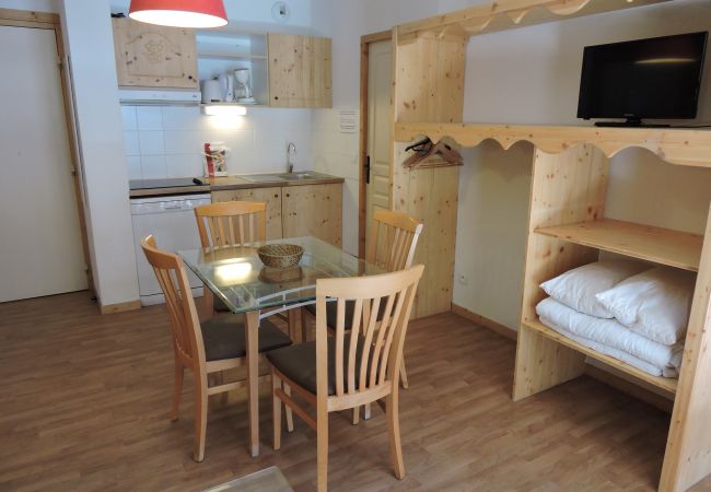 Studio in Orelle - Hameau 8 205 - SPA & PISCINE studio 4 pers. Studio in Orelle - Hameau 8 205 - SPA & PISCINE studio 4 pers.