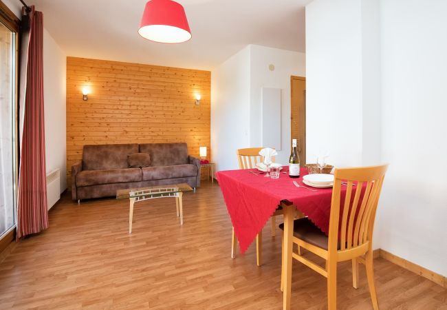 Studio in Orelle - Hameau 8 301 - SPA & PISCINE studio 2 pers. Studio in Orelle - Hameau 8 301 - SPA & PISCINE studio 2 pers.