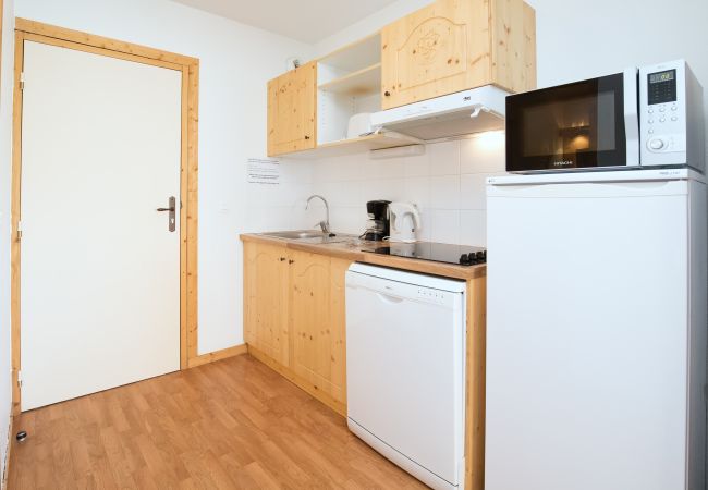 Studio in Orelle - Hameau 8 301 - SPA & PISCINE studio 2 pers. Studio in Orelle - Hameau 8 301 - SPA & PISCINE studio 2 pers.