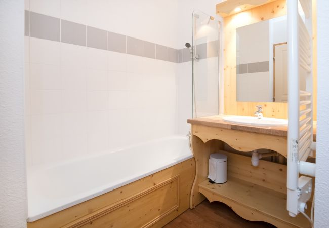 Studio in Orelle - Hameau 8 301 - SPA & PISCINE studio 2 pers. Studio in Orelle - Hameau 8 301 - SPA & PISCINE studio 2 pers.