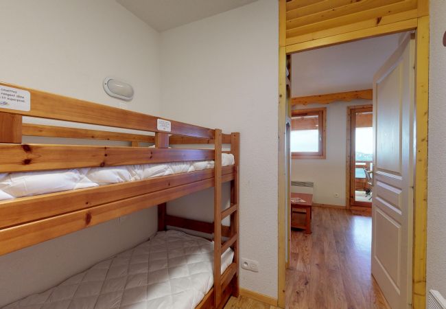 Studio in Chamrousse - Vercors 2 052-FAMILLE & MONTAGNE studio 4 pers Studio in Chamrousse - Vercors 2 052-FAMILLE & MONTAGNE studio 4 pers