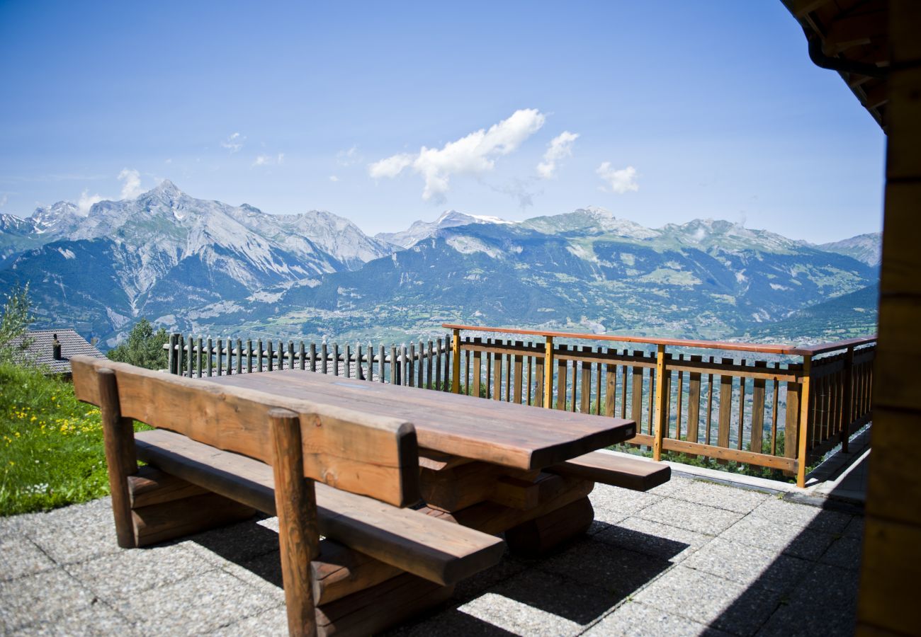 Terras, Chalet Fontannets 003 in Veysonnaz in Zwitserland