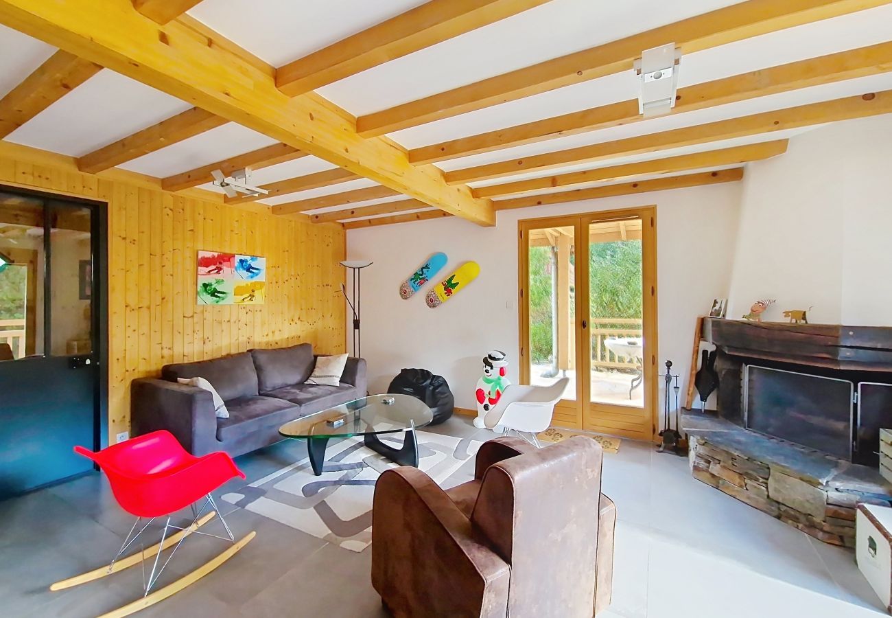 Chalet in Châtel - Chalet Casimir CSM CHARMING & NATURE 10 Pers. Woonkamer Chalet Casimir CSM - Petit Châtel