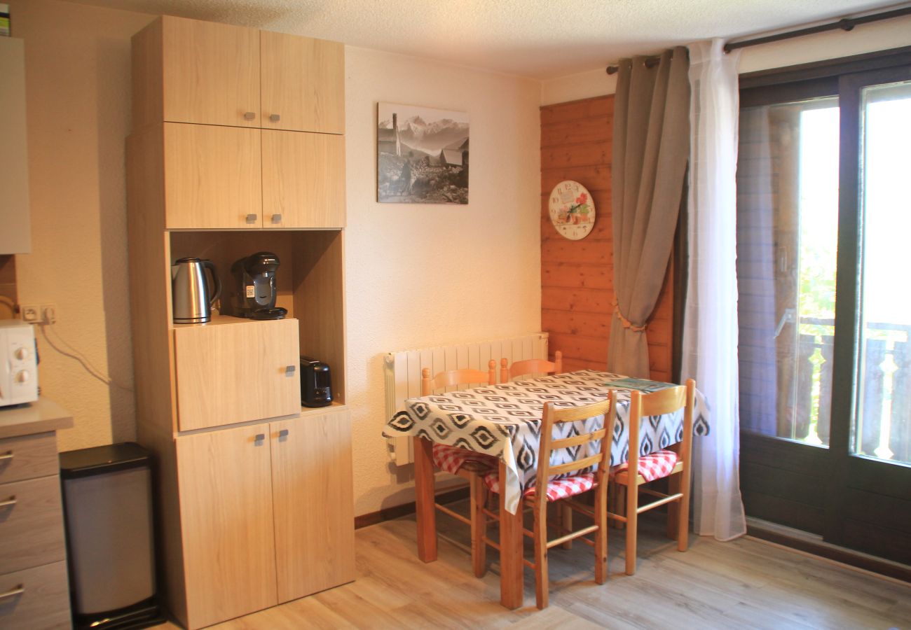 Eetkamer Cornina CN11 in Châtel in Frankrijk