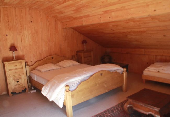 Chalet in Châtel - Chalet Fleur d'oranger FLO NATURE & QUIET 13 Pers. Chalet in Châtel - Chalet Fleur d'oranger FLO NATURE & QUIET 13 Pers.