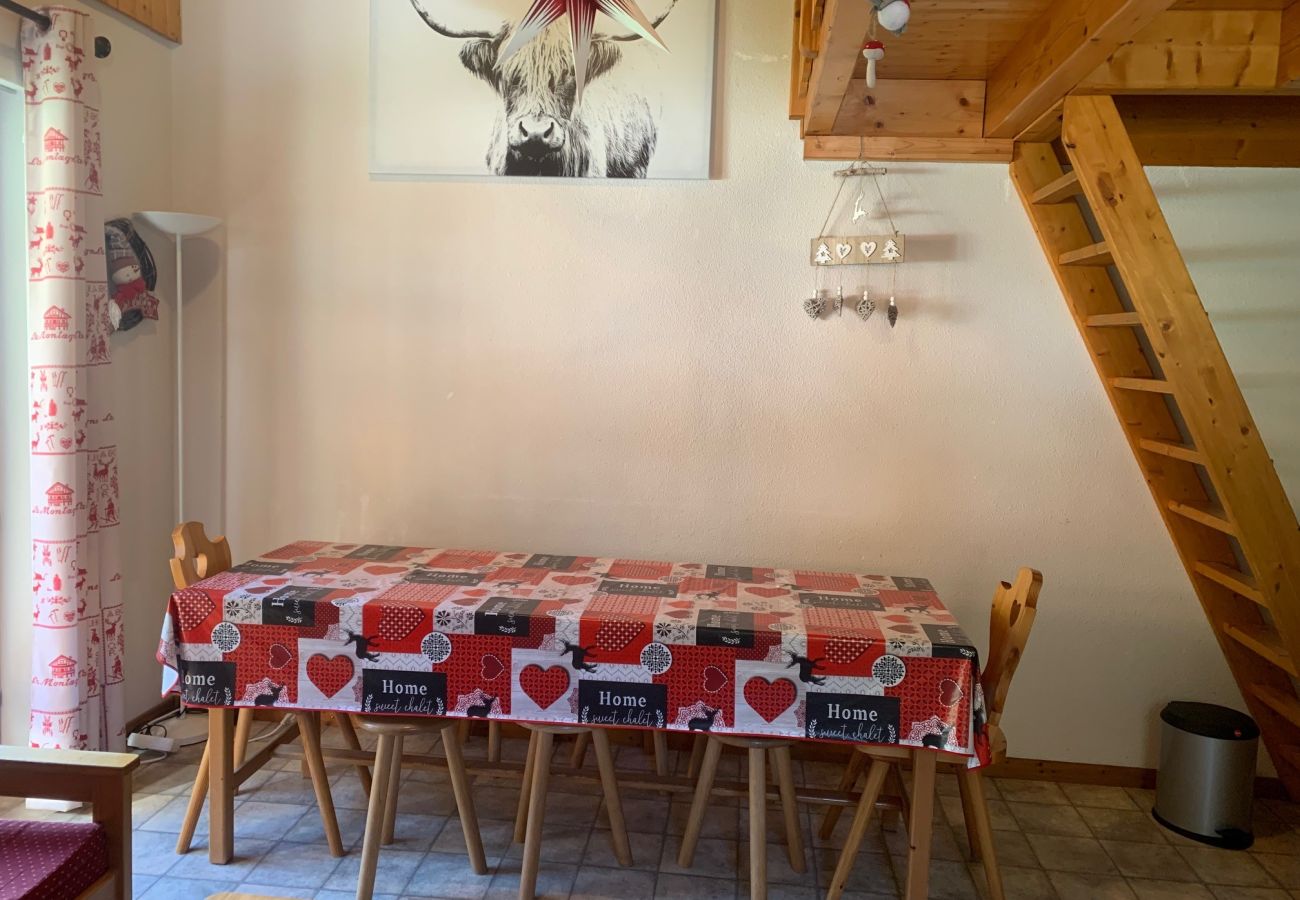 Eetkamer, appartement FA29 in Châtel in Frankrijk