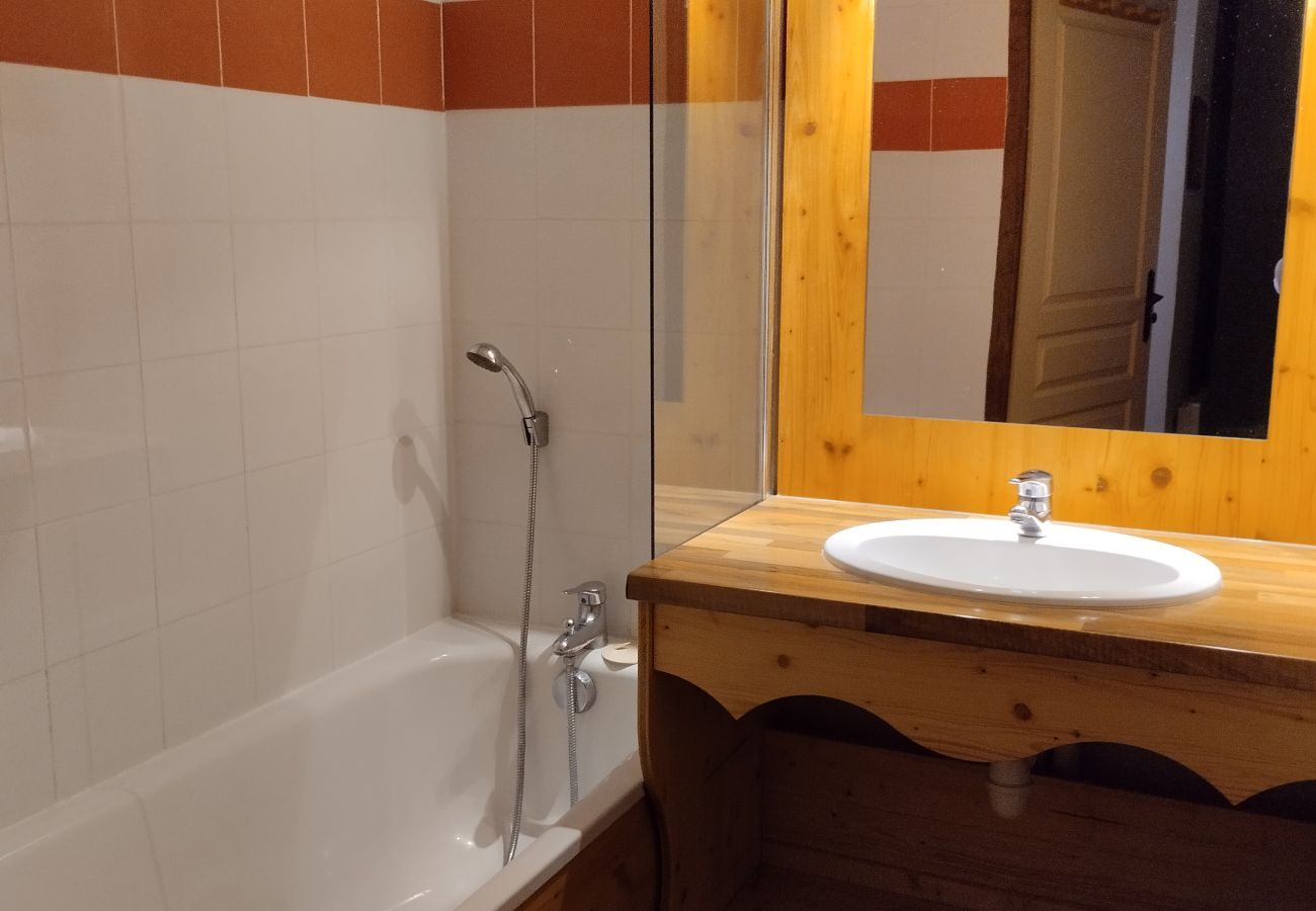 Badkamer Appartement Hameau 4 106 in Orelle, Frankrijk