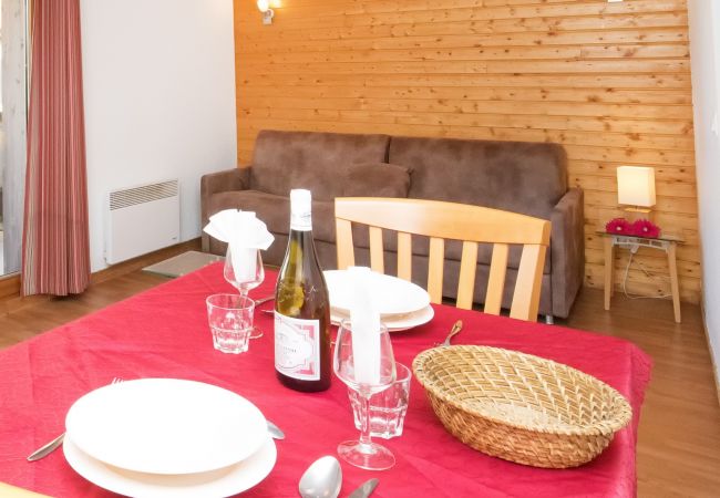 Studio à Orelle - Hameau 8 301 - SPA & PISCINE studio 2 pers. Studio à Orelle - Hameau 8 301 - SPA & PISCINE studio 2 pers.