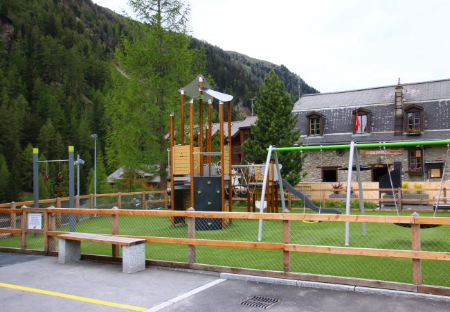 Appartement à Zinal - Polaris 1 006 - LUXE & SKI LIFT apartment 6 pers Appartement à Zinal - Polaris 1 006 - LUXE & SKI LIFT apartment 6 pers