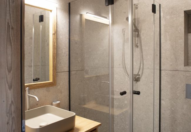 Appartement à Zinal - Polaris 1 006 - LUXE & SKI LIFT apartment 6 pers Appartement à Zinal - Polaris 1 006 - LUXE & SKI LIFT apartment 6 pers