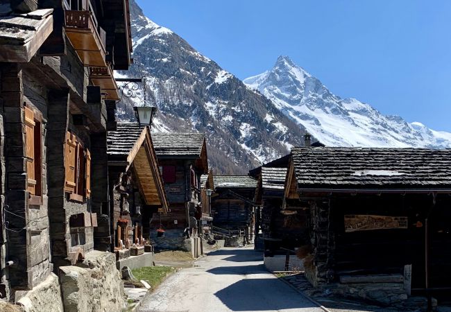 Appartement à Zinal - Polaris 1 004 - LUXE & SKI LIFT apartment 6 pers Appartement à Zinal - Polaris 1 004 - LUXE & SKI LIFT apartment 6 pers