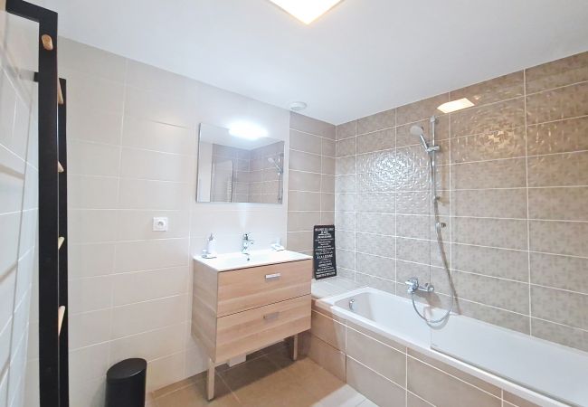 Appartement à Châtel - Chalets Juliette CJA0304 CHARMING & SUN 4 Pers. Appartement à Châtel - Chalets Juliette CJA0304 CHARMING & SUN 4 Pers.