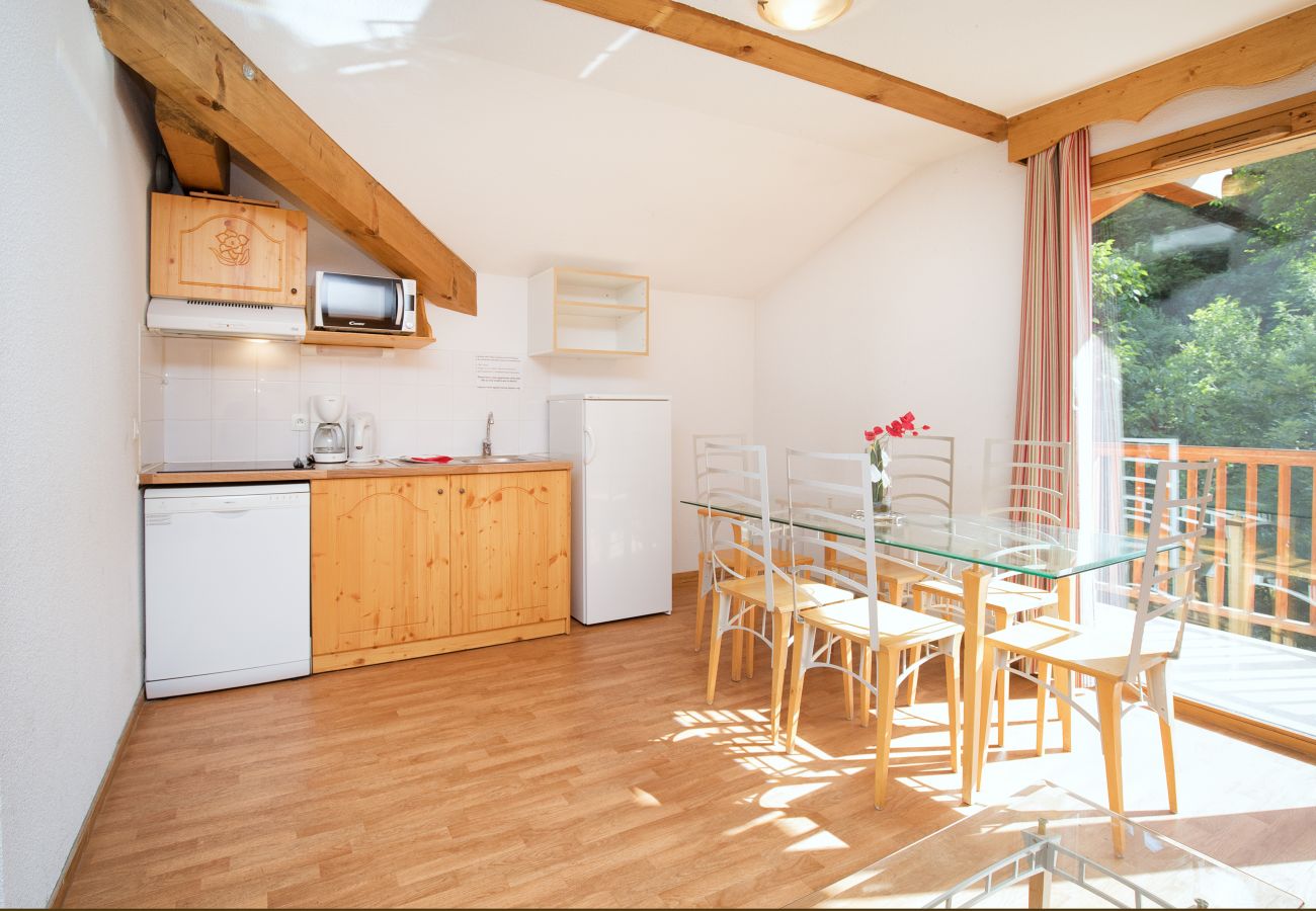 Apartment in Orelle - Hameau 3 303 - SPA & PISCINE appartement 6 pers