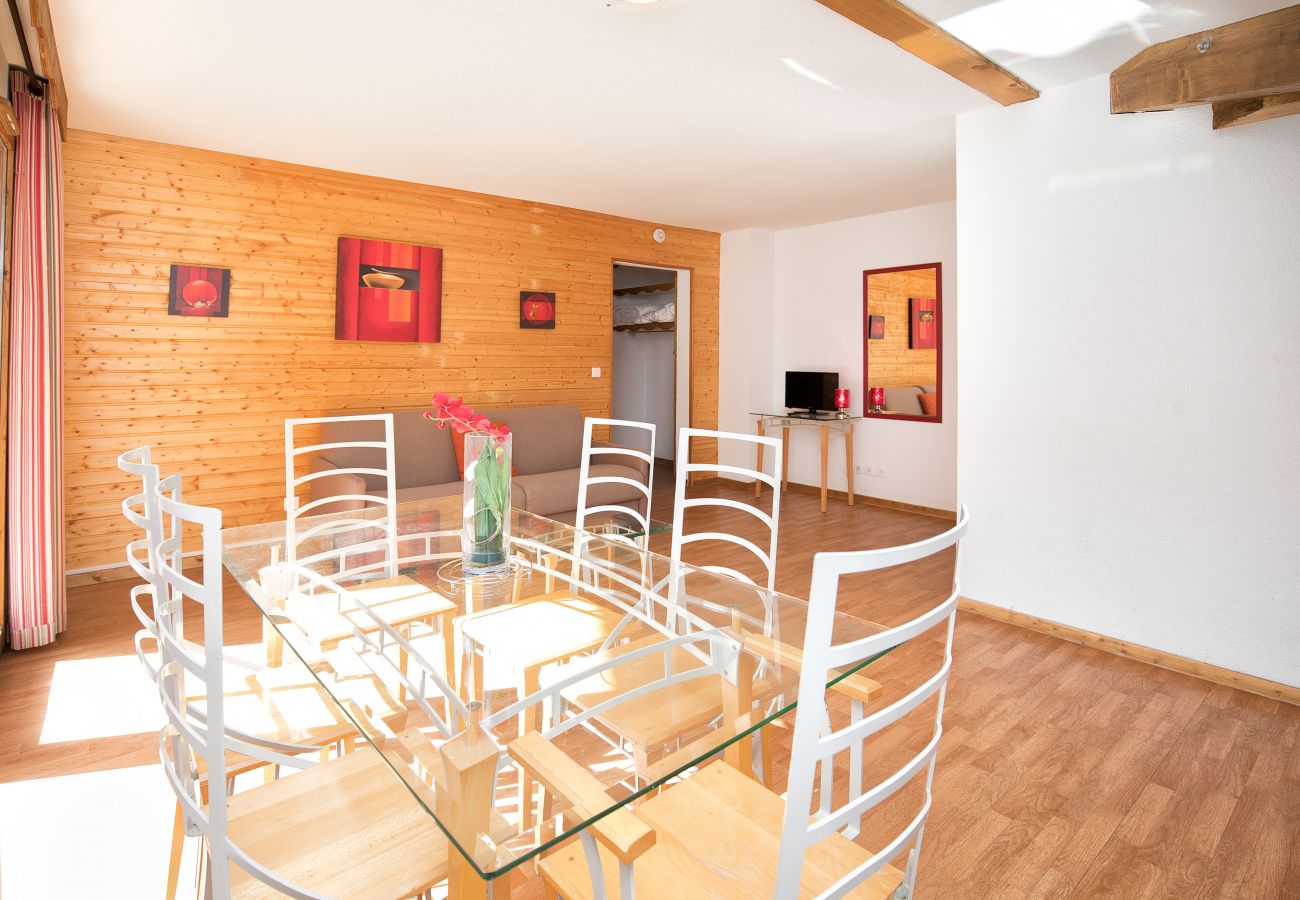 Apartment in Orelle - Hameau 3 303 - SPA & PISCINE appartement 6 pers