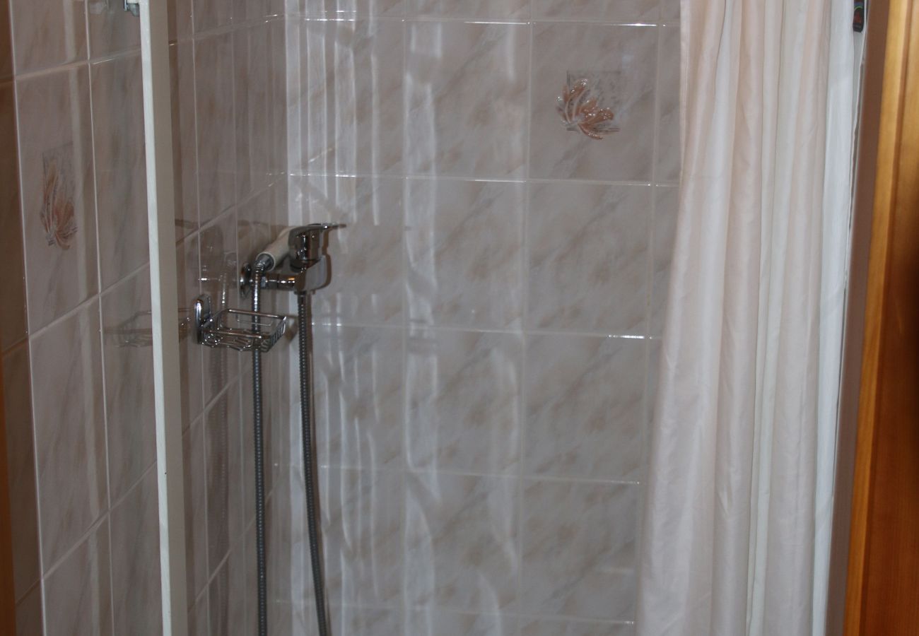 Mayens de l'Ours 130 Shower 