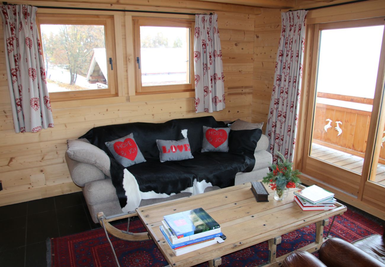 La Trinité livingroom
