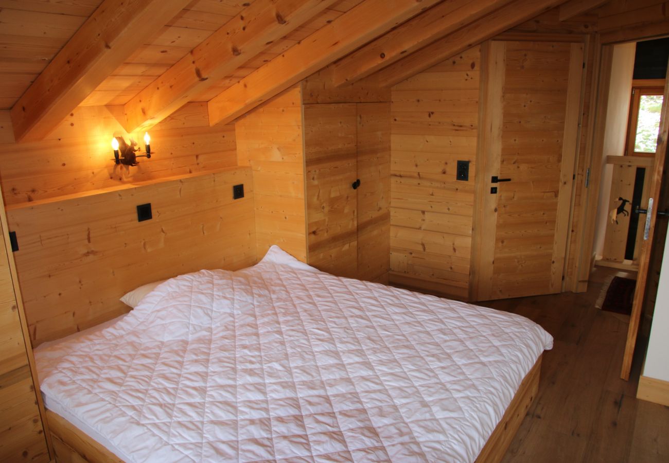 La Trinité bedroom 