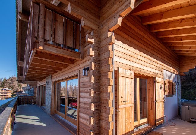 Chalet in Veysonnaz - Hirondelle JACUZZI & LUXURY chalet 12 pers Chalet in Veysonnaz - Hirondelle JACUZZI & LUXURY chalet 12 pers