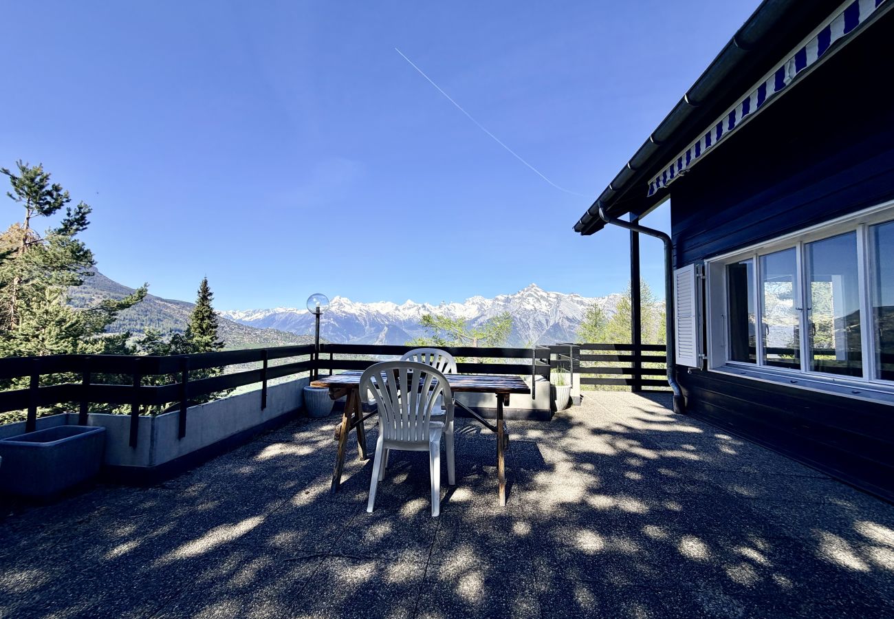 Terrace Chalet Cache-Cache in Veysonnaz, Switzerland