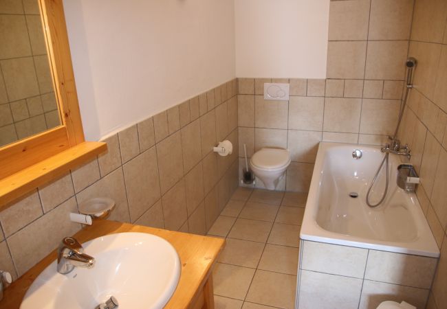 Bathroom Appartement Plein Ciel VA 031, in Veysonnaz, Switzerland