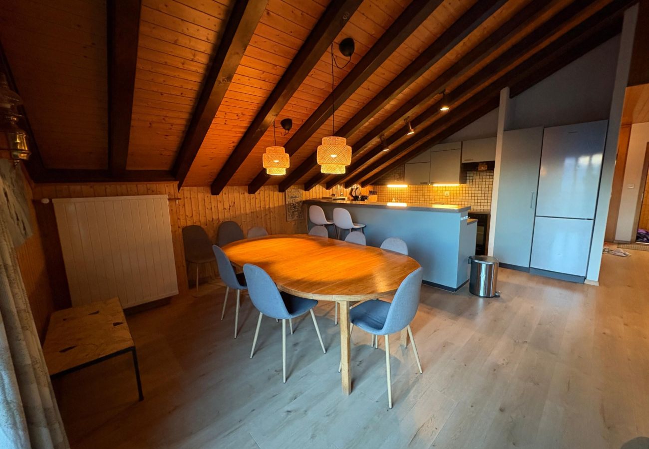 Dining room of the apartment Greppons O 040 in Veysonnaz, Switzerland