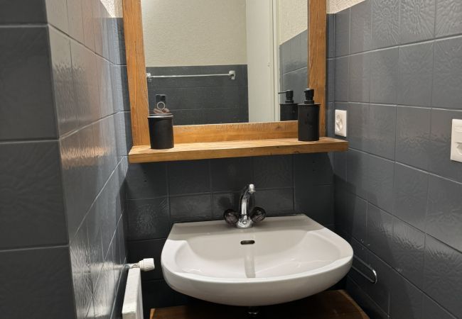 Shower room apartment E 022 in Veysonnaz, Switzerland