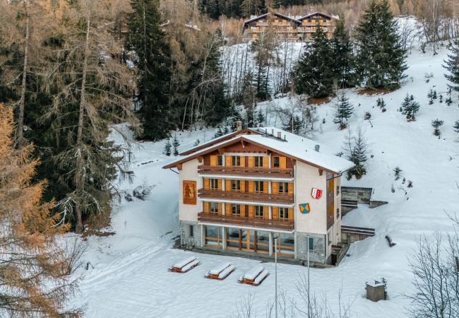 Chalet in Les Agettes - Chalet de l'Ours