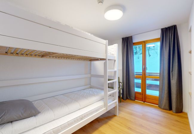 Rent by room in Les Agettes - Chalet de l'Ours AUTHENTIC Étage Tournay 12 pers