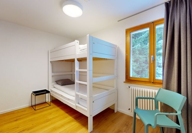 Rent by room in Les Agettes - Chalet de l'Ours AUTHENTIC Etage Penthes 14 pers