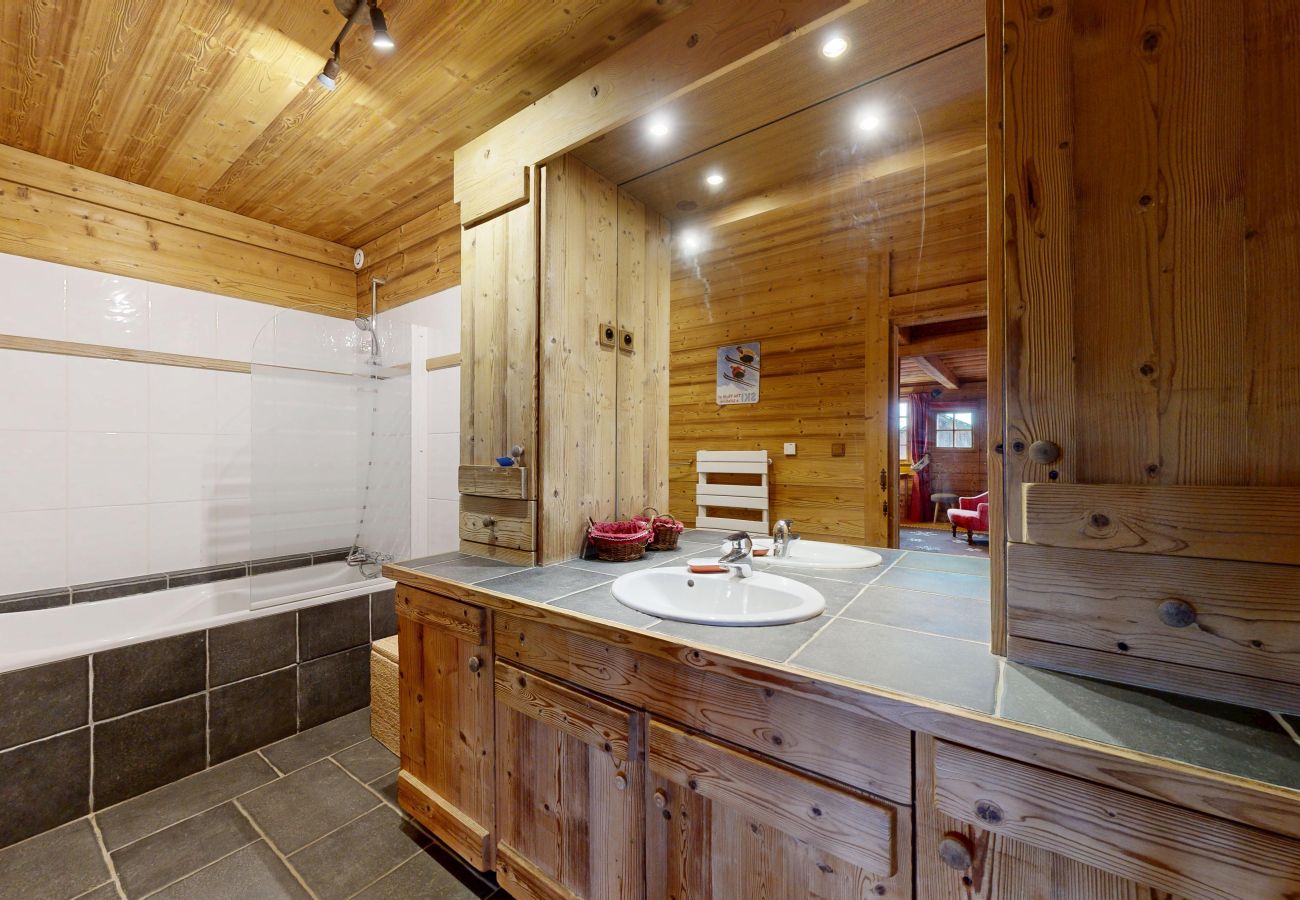 Chalet Drozin bathroom - Awnings in Abondance, France