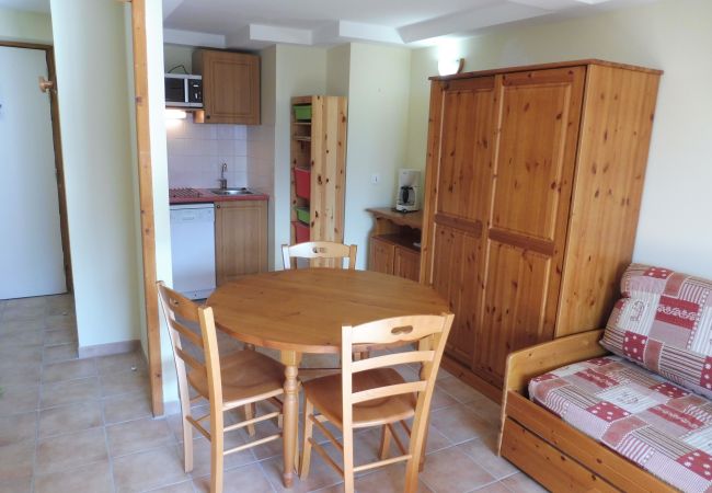 Apartment in Val Cenis - Terrasses D 305 - PARC NAT. VANOISE appart. 6 pers Apartment in Val Cenis - Terrasses D 305 - PARC NAT. VANOISE appart. 6 pers