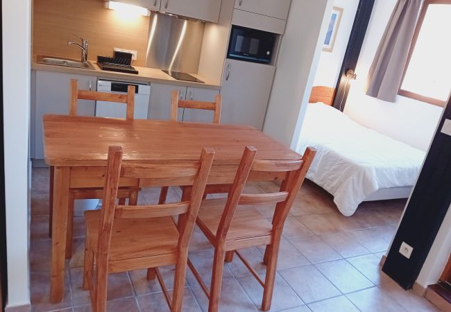 Apartment in Val Cenis - Terrasses E 305 - PARC NAT. VANOISE appart. 6 pers Apartment in Val Cenis - Terrasses E 305 - PARC NAT. VANOISE appart. 6 pers