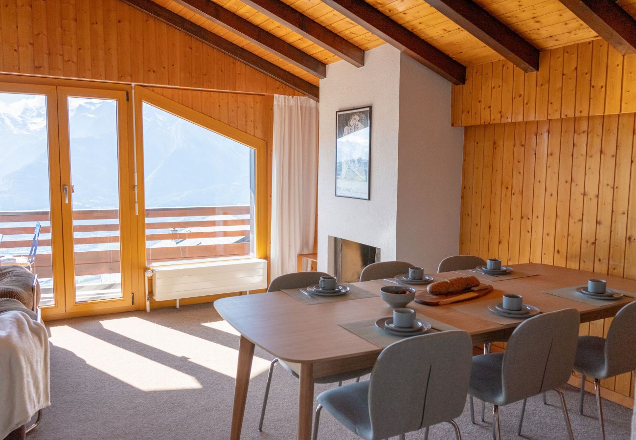 Dining room Apartment Beaulieu F 044 in Veysonnaz, Switzerland